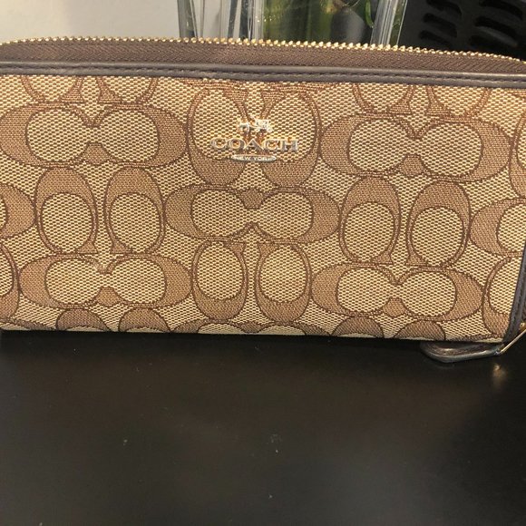Coach New York Light Brown Wallet - Picture 1 of 5